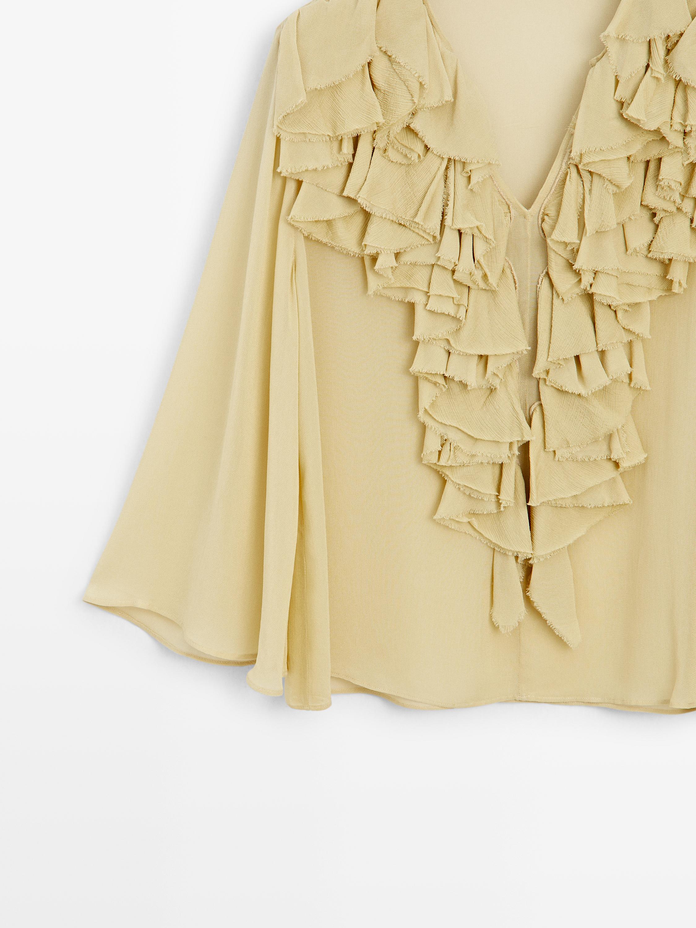 Flowing blouse with ruffled neckline - STUDIO
